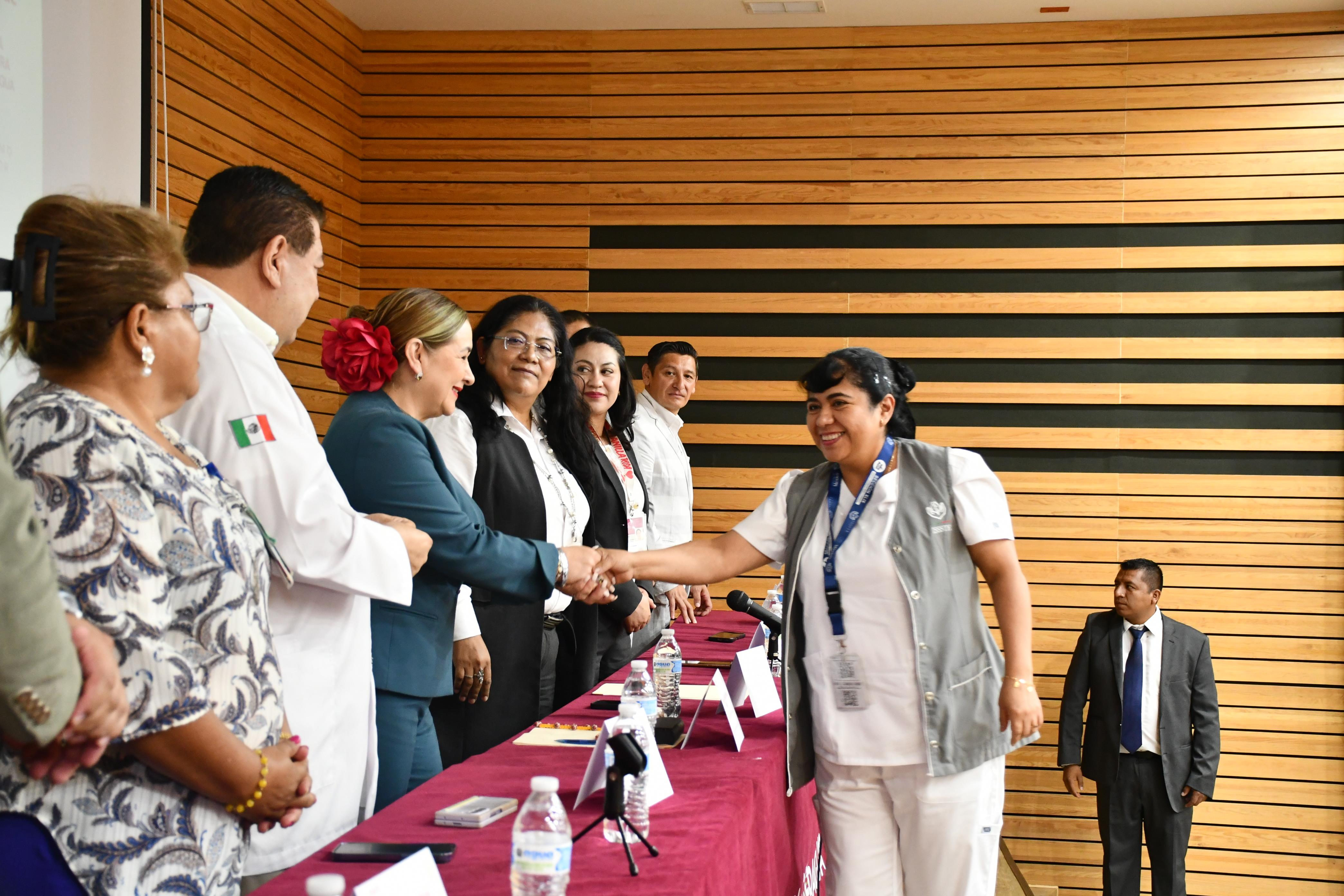 Entrega de Reconocimientos por Años de Servicio en el HG "Dra. Matilde Petra Montoya Lafragua" 